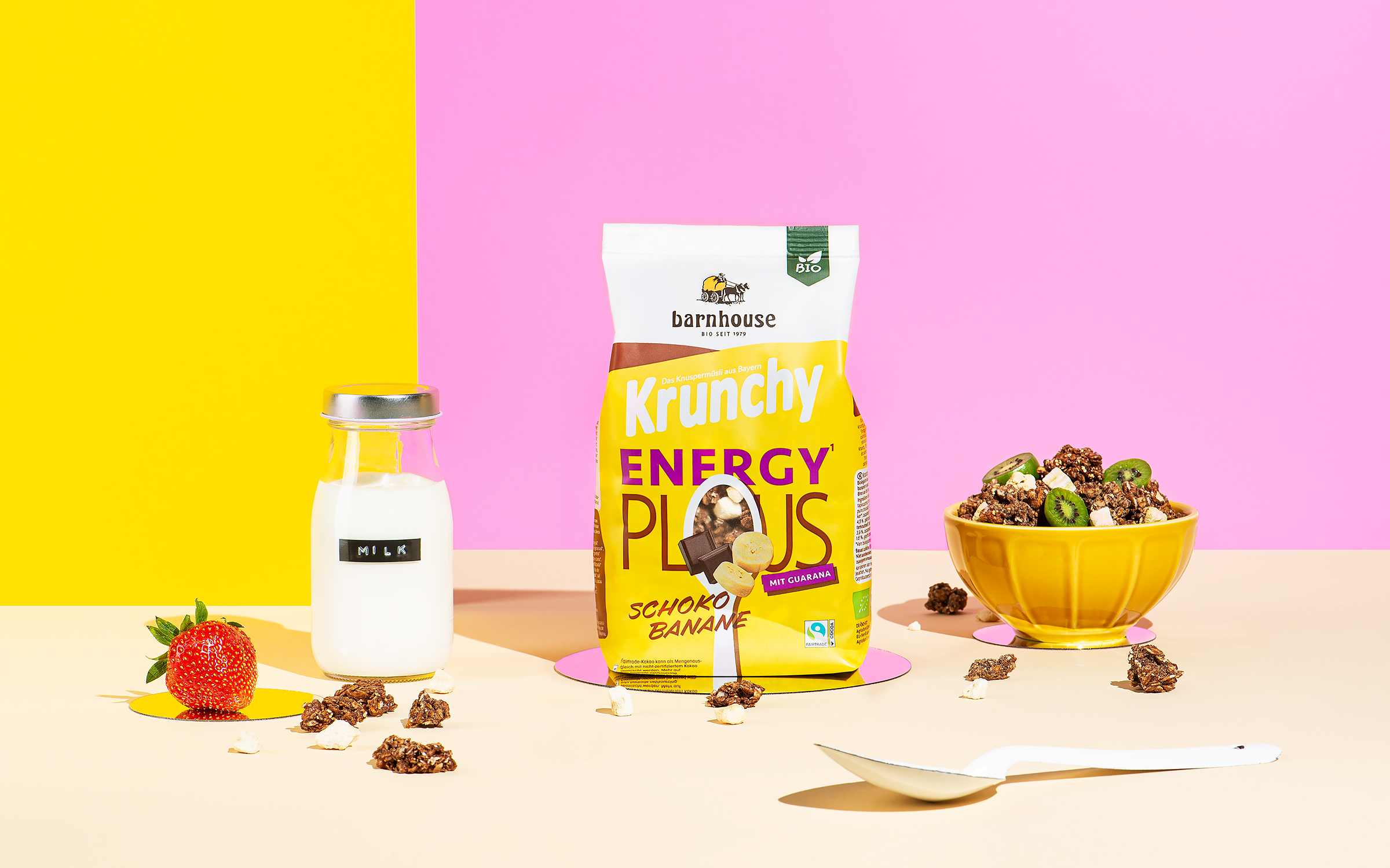 granola-krunchy-energy-spiegel-bowl-duesseldorf-lippstadt-pascal-wego-parolux-studio-fotografie-bowl-barnhouse-color-art-still-live-foodfotografie-food-photography-werbefotografie-koeln